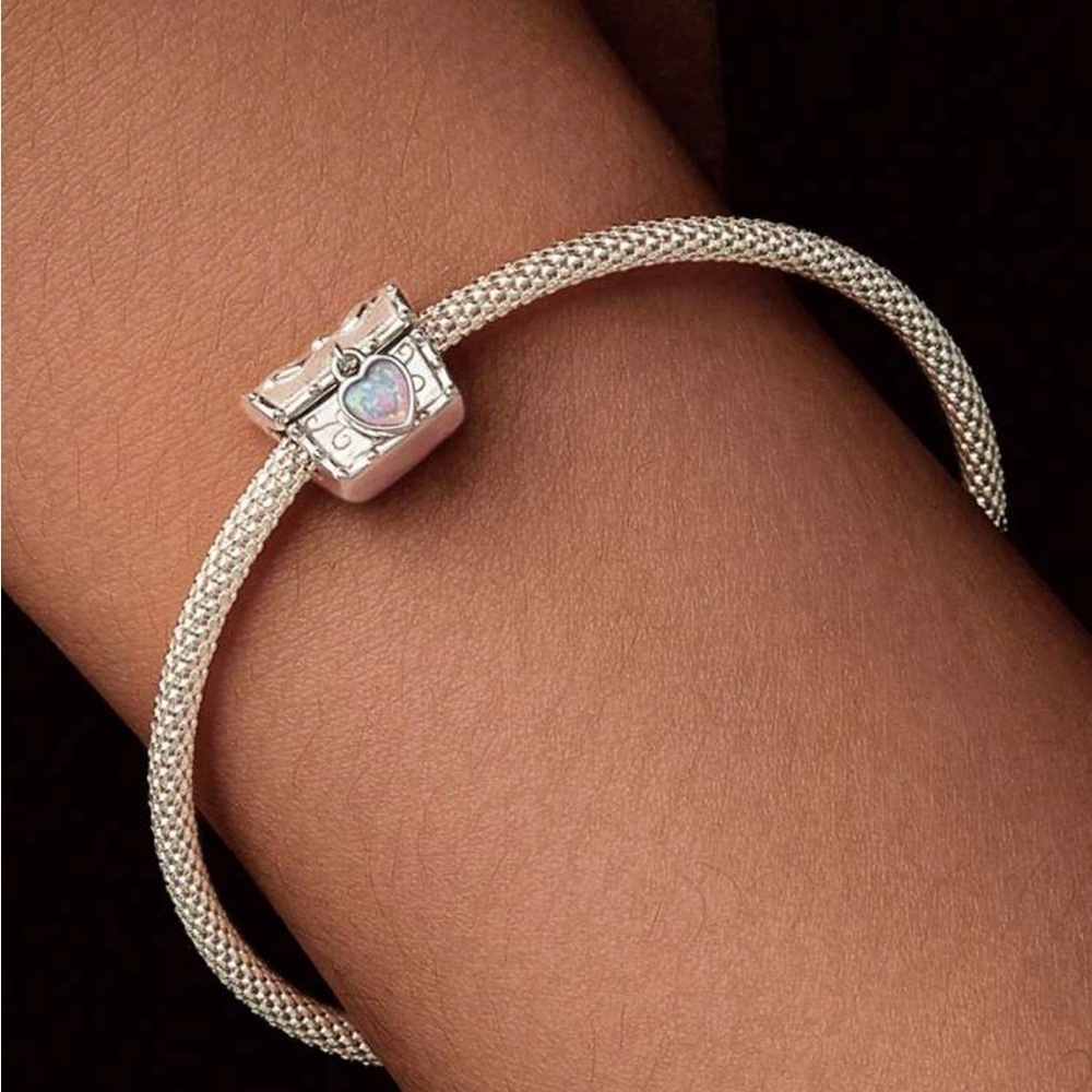 Sterling Silver 925 Heart Gift Box Charm